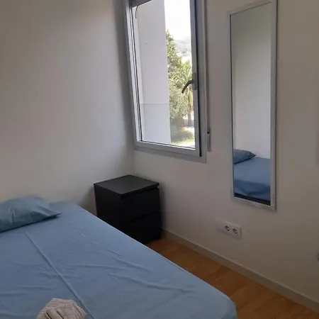 Precioso Apartamento De Alquiler En Santa Coloma. Barcelona Апартаменты