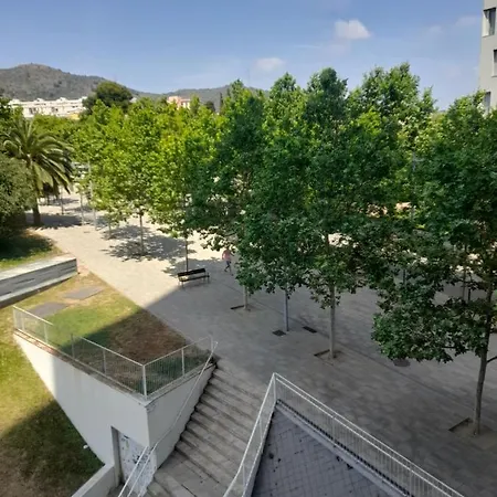 Precioso Apartamento De Alquiler En Santa Coloma. Barcelona Апартаменты *