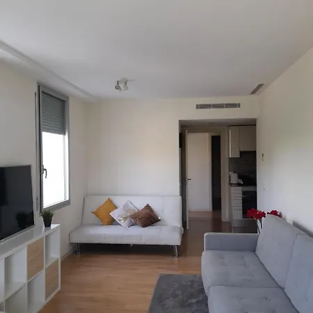 Precioso Apartamento De Alquiler En Santa Coloma. Barcelona Διαμέρισμα